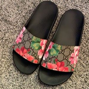 GUCCI slides